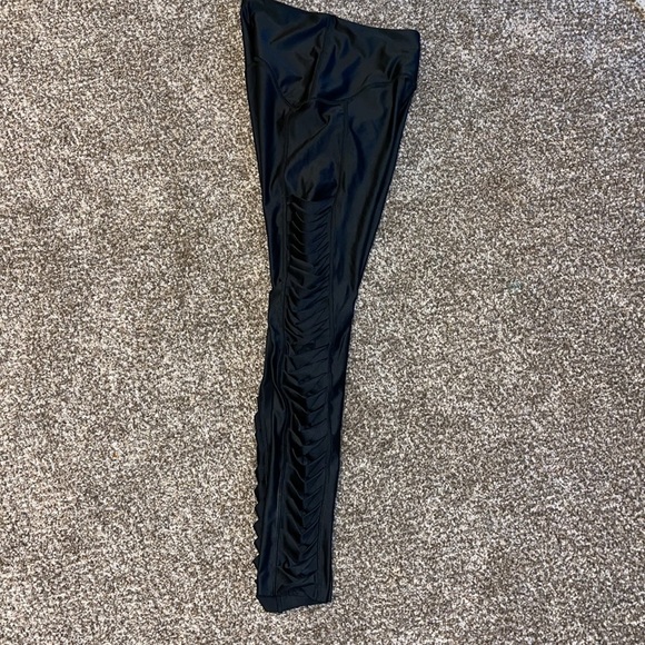Nike Leggings with cutouts down sides - Picture 7 of 10